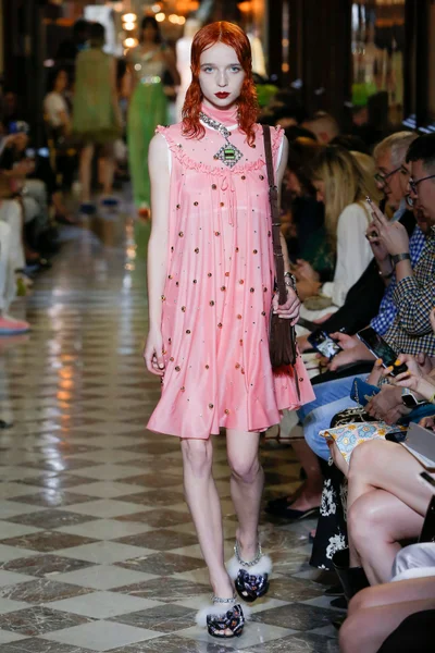 Look 39